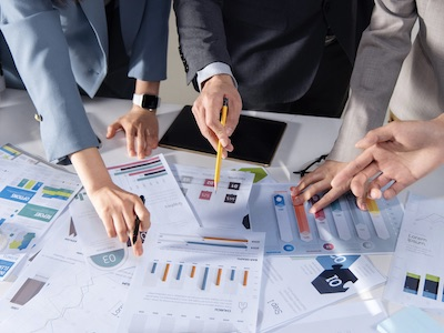 Industry and Competition Analysis for Online Retailers