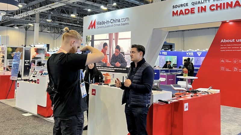 Buyers meeting suppliers at Canton Fair