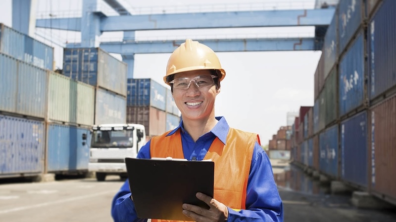 Customs broker