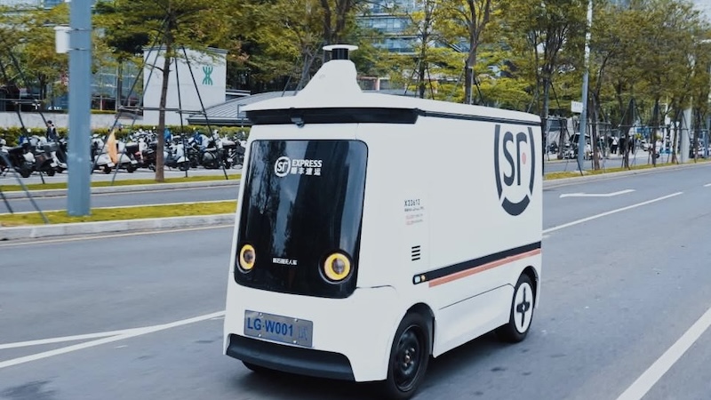 SF Express delivery van