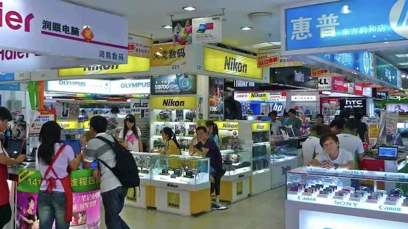Electronics market stalls